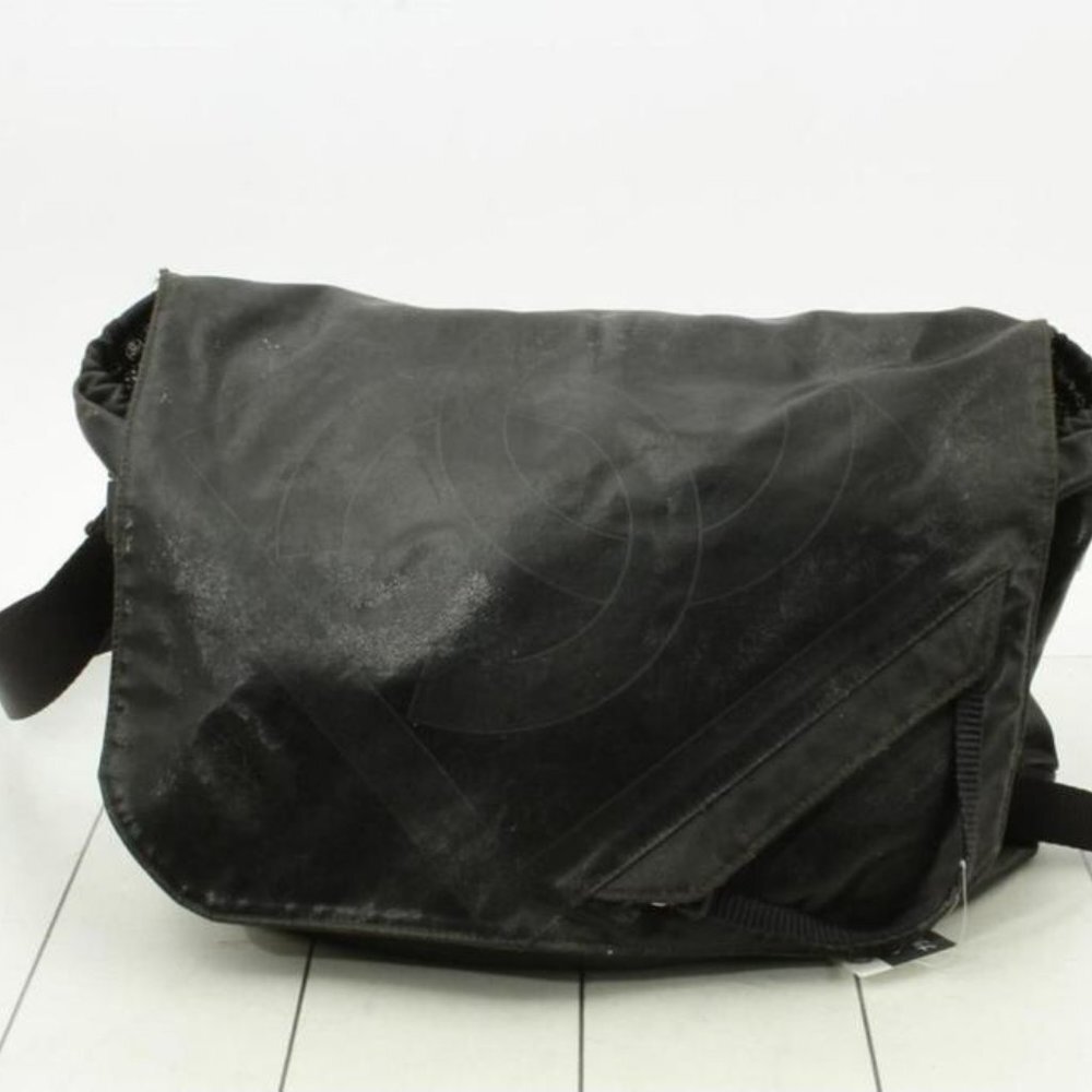 Chanel Black CC Logo Messenger Crossbody Bag 8618